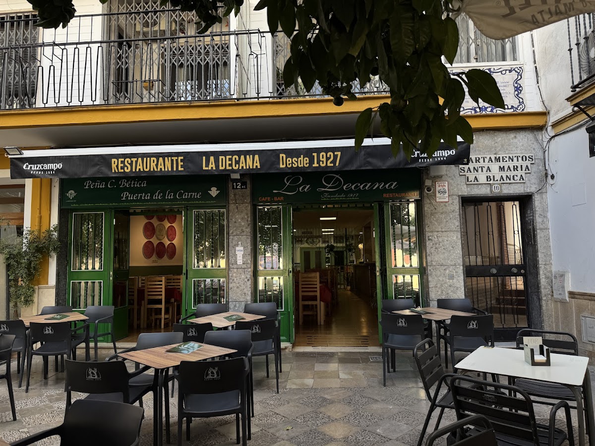 Restaurante La Decana (Peña Bética Puerta De La Carne)